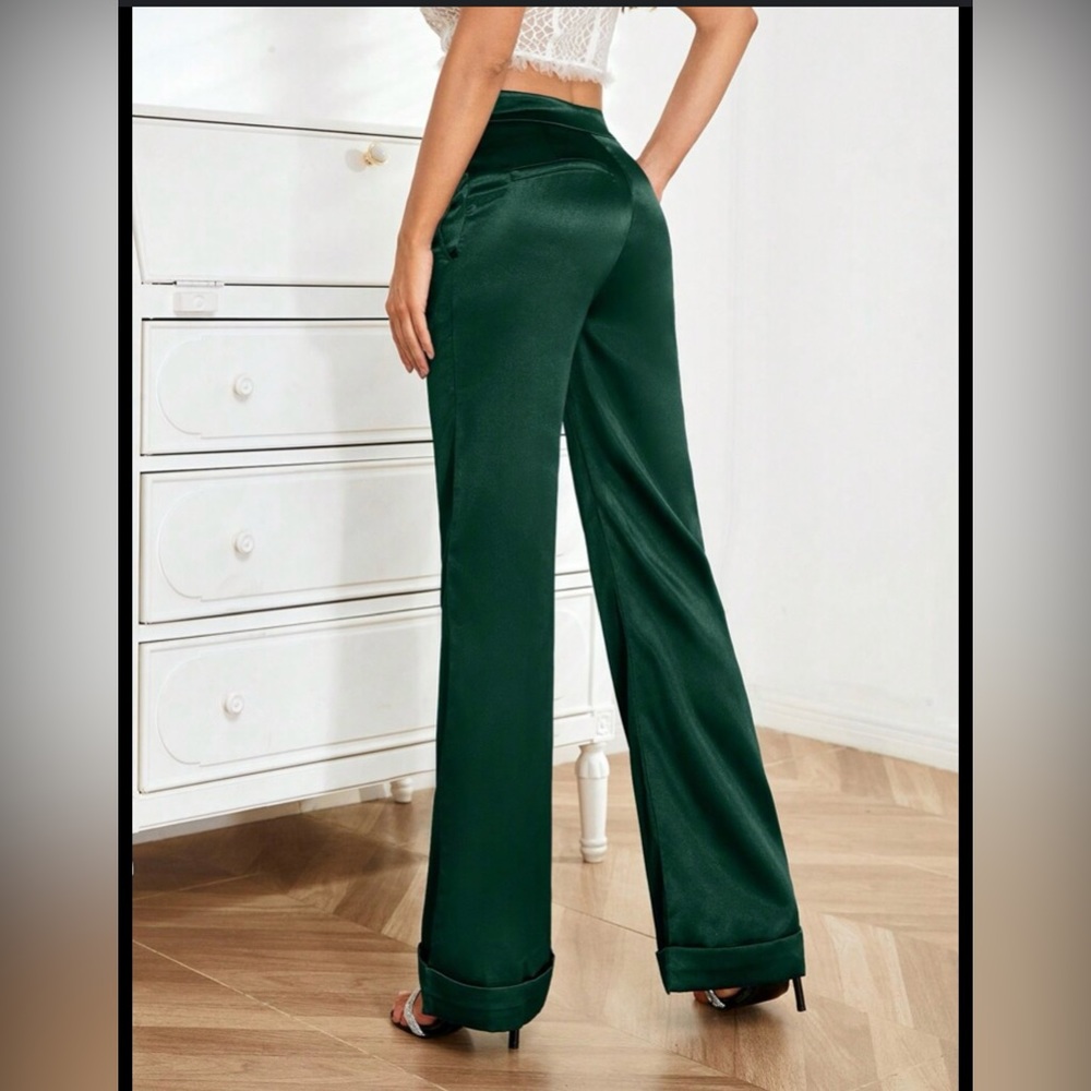 D&M High Waist Satin Flare Leg Pants. Green size 4 also small.